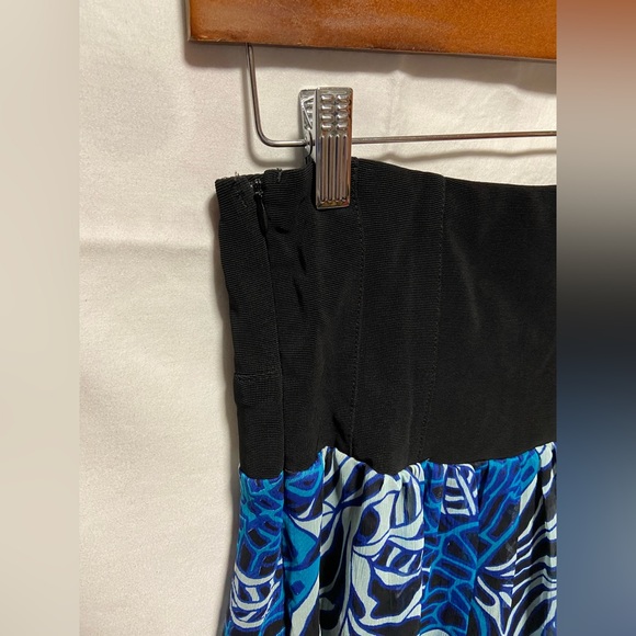 Gorgeous dress 👗 - Picture 4 of 6